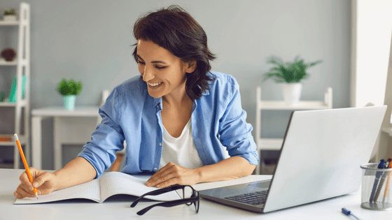 Women-completing-eLearning-for-a-blended-learning-programme.png